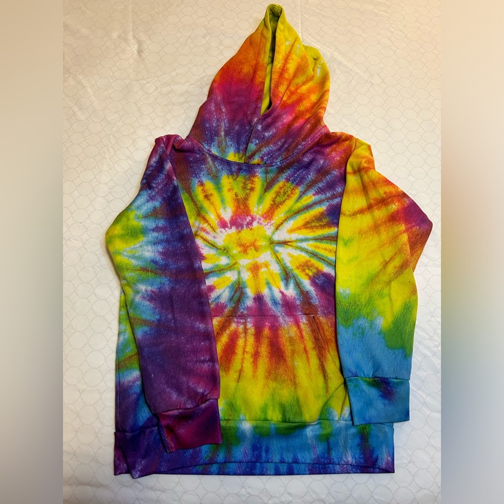 Lightweight tie dye hoodie from Funnycokid..